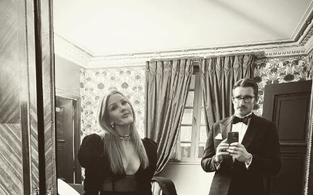 Ellie Goulding is married to Casper Jopling.